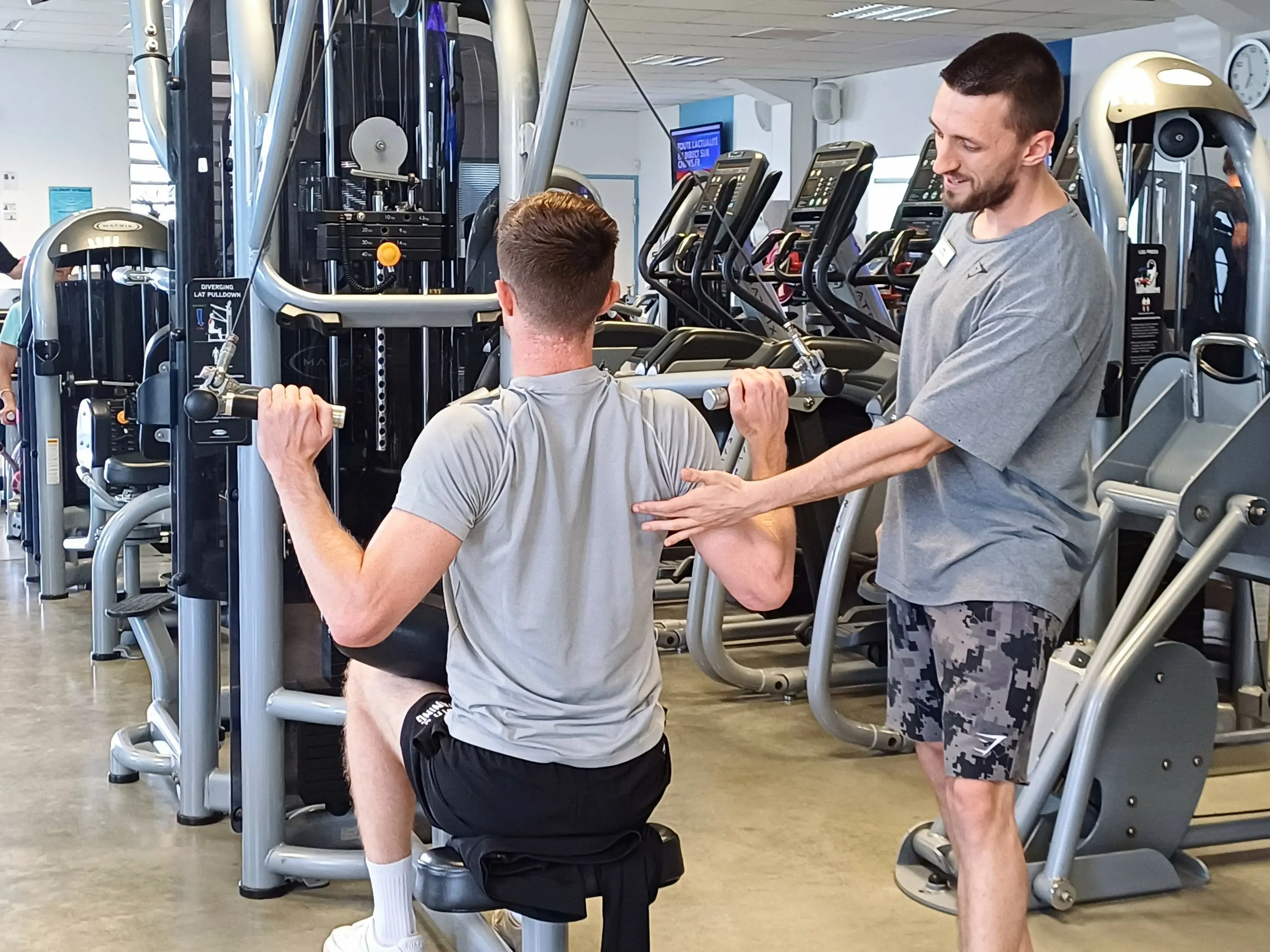 Renforcement du dos en salle de sport JAQUET FITNESS au Haillan et Eysines